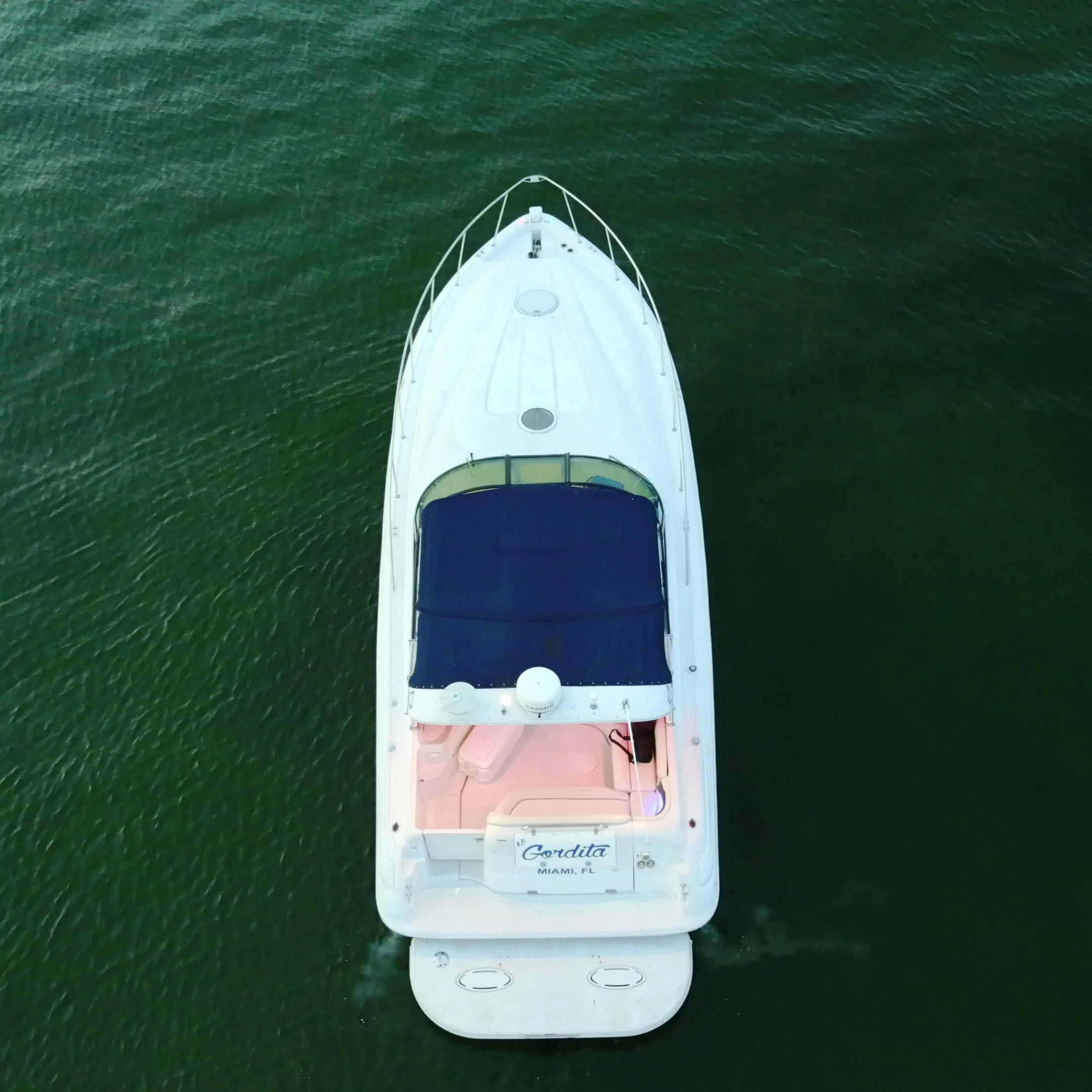 40ft Larson Gordita interior